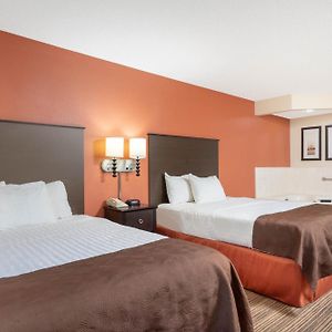 Deluxe Queen Suite
